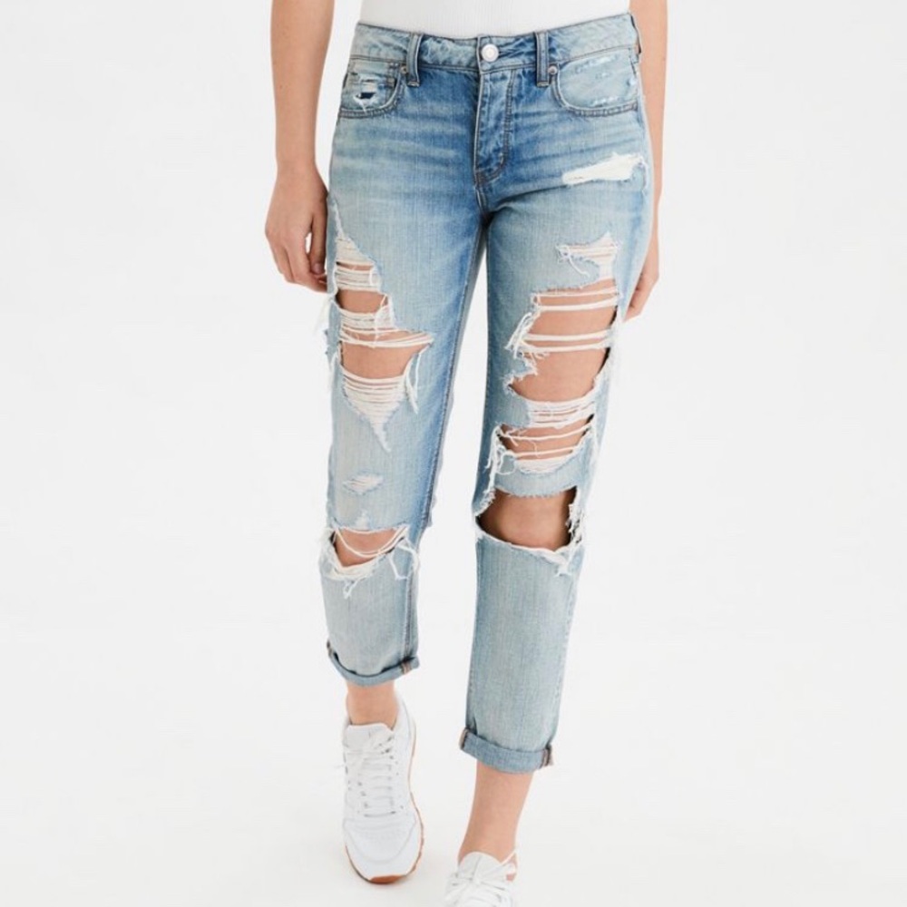American Eagle Tomgirl ripped jeans